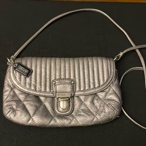 Vintage Coach poppy quilted crossbody silver